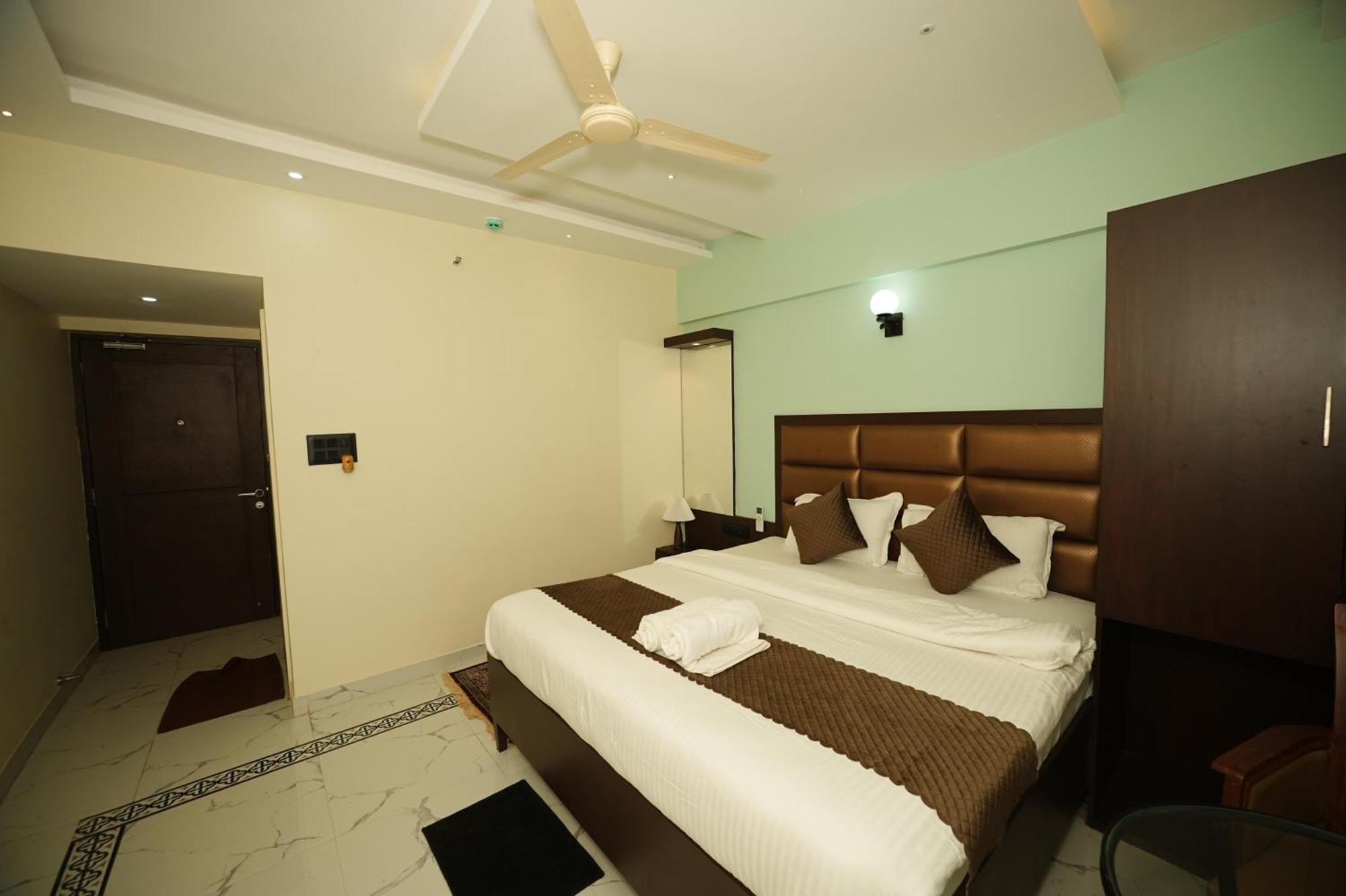 Saikiran Hotel Mapusa Exterior photo